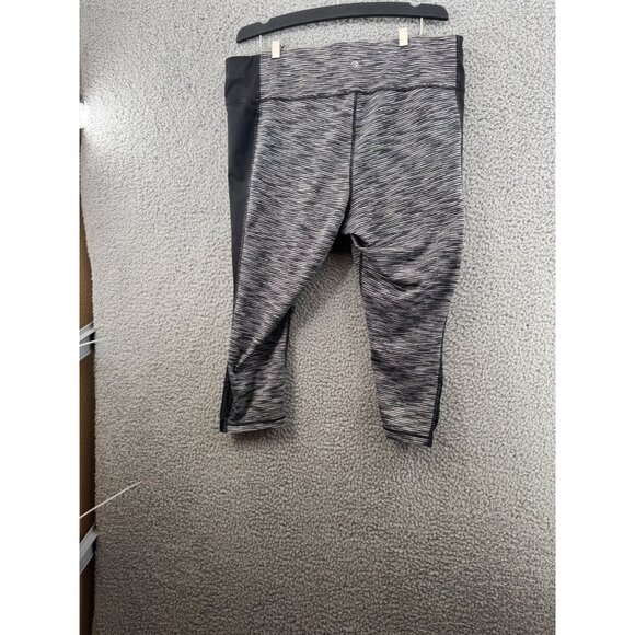 Ideology Womens Gray & Black Striped Leggings Capri With Mesh Panels Size 1X - Picture 2 of 8